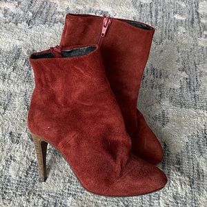 Size 36 (6). Free people burnt red bootie.